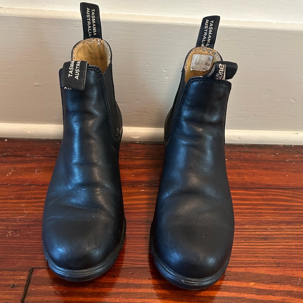 Blundstone #1671 Heeled boot in black, US 6.5